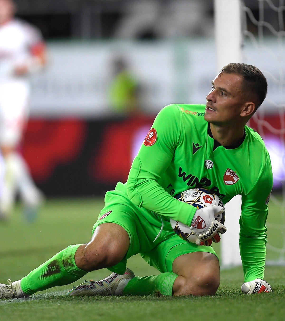 Ce se întâmplă cu Golubovic?  Andrei Nicolescu lămurește   situația portarului de la Dinamo , care ar fi fost dat afară din vestiar