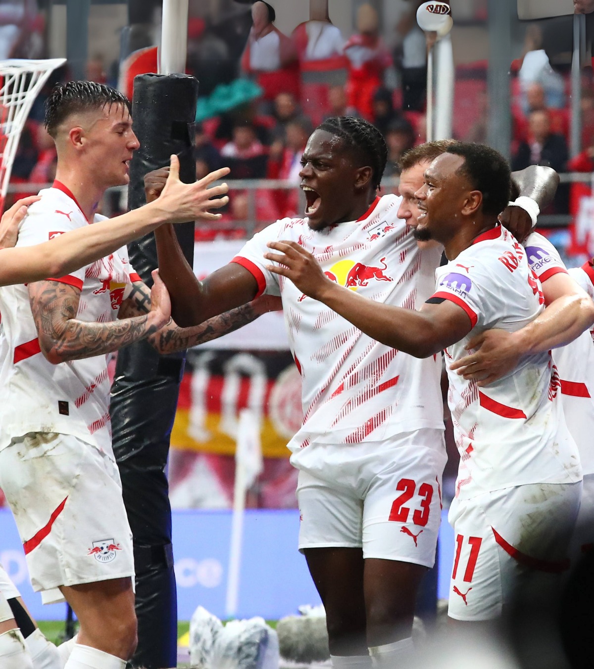 Leipzig - Bayern 3-3  Bavarezii ratează, la limită, asigurarea matematică a unui nou trofeu în Bundesliga. Titlul poate veni, totuși, duminică