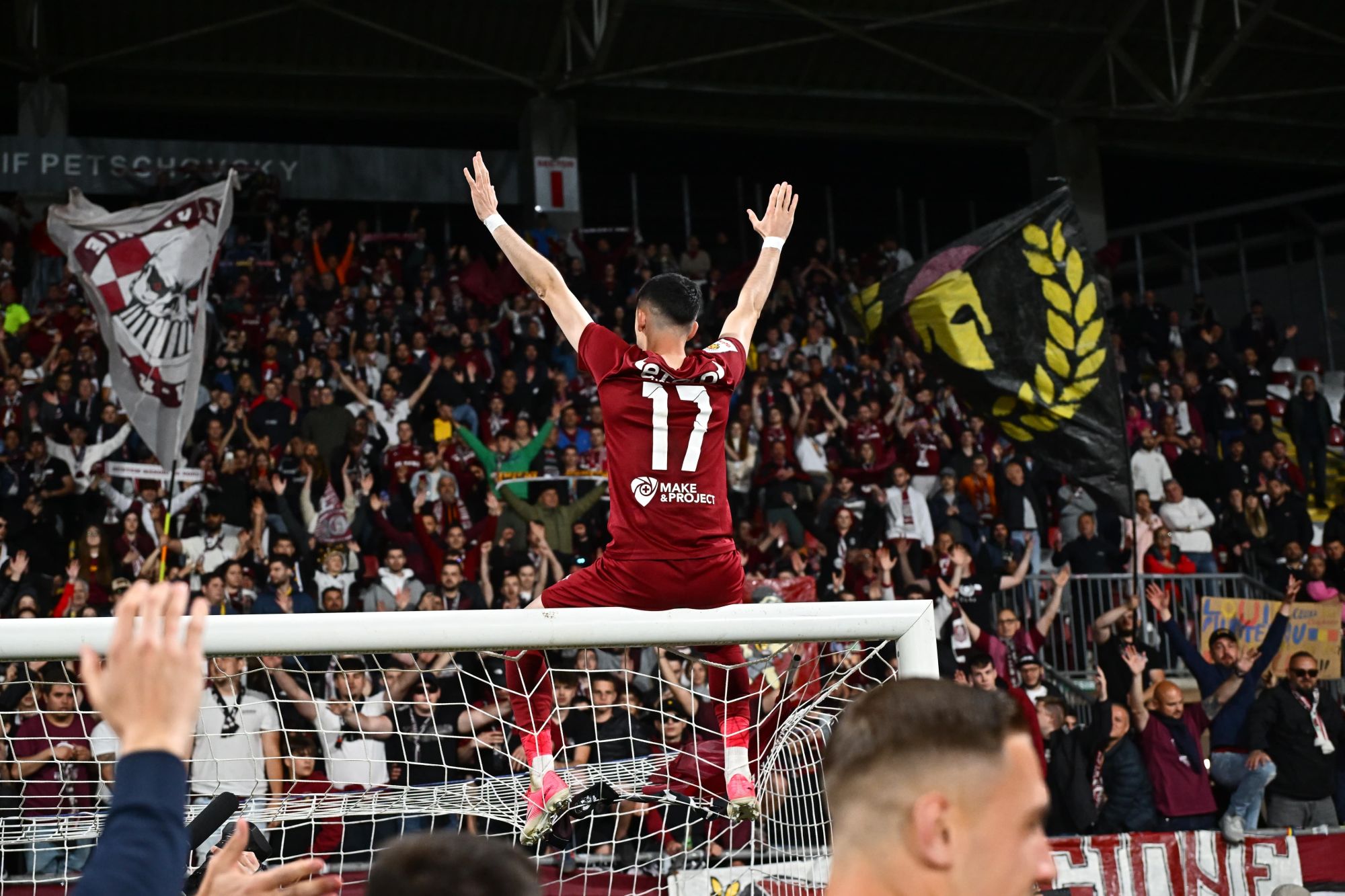 Jucătorii de la CFR Cluj sărbătoresc după câștigarea Cupei României FOTO Raed Krishan/GOLAZO.ro