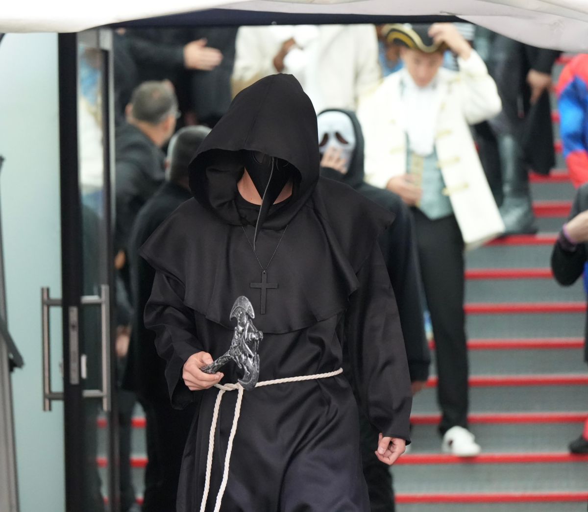Costumatiile jucatorilor de la FCSB (20).jpg