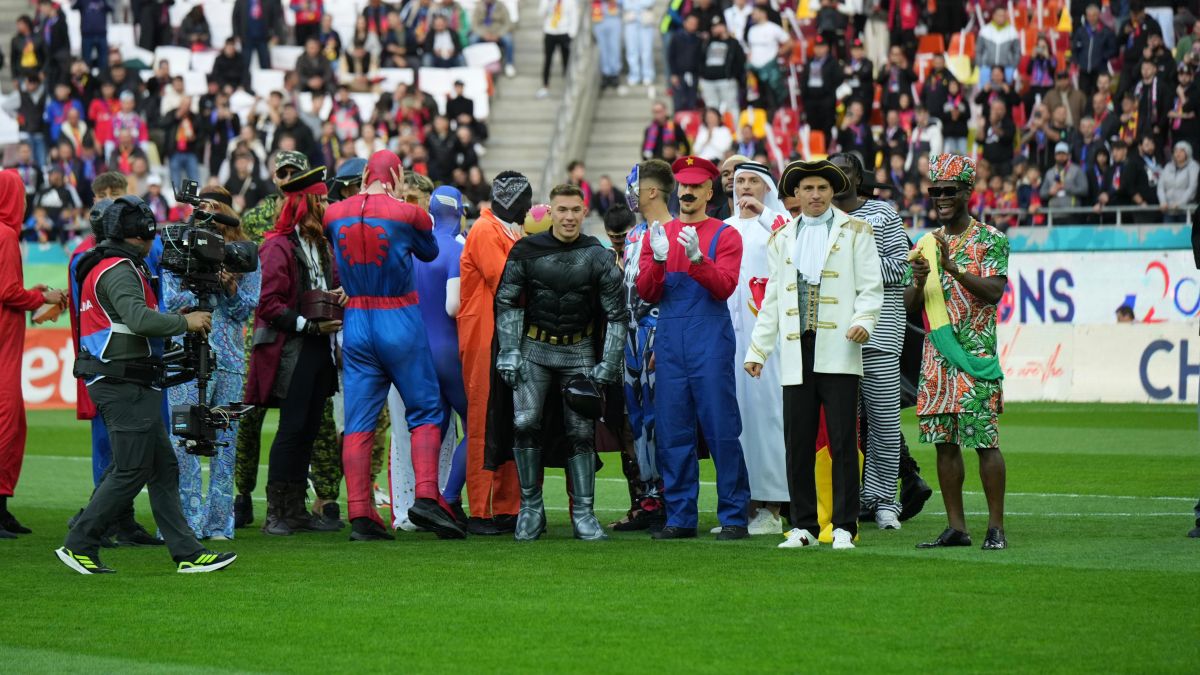 Costumatiile jucatorilor de la FCSB (38).jpg