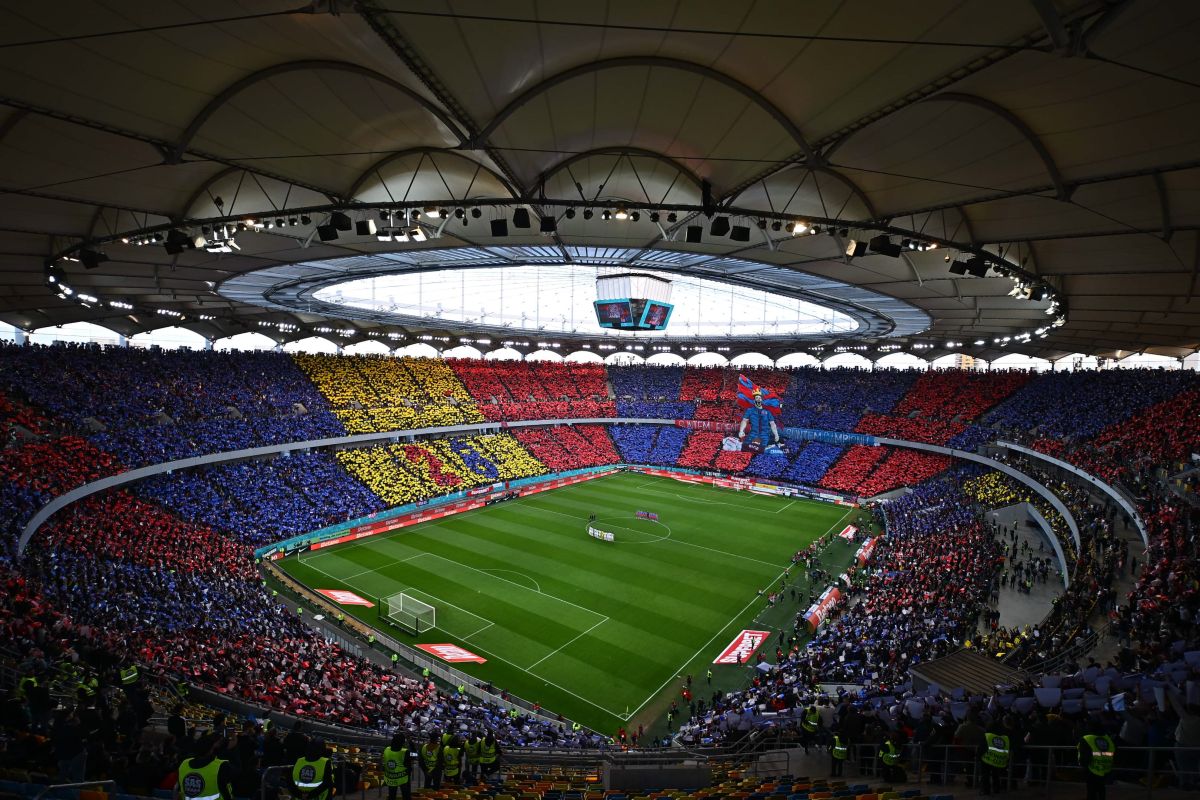 Scenografie spectaculoasa la FCSB - U Craiova (9).jpg