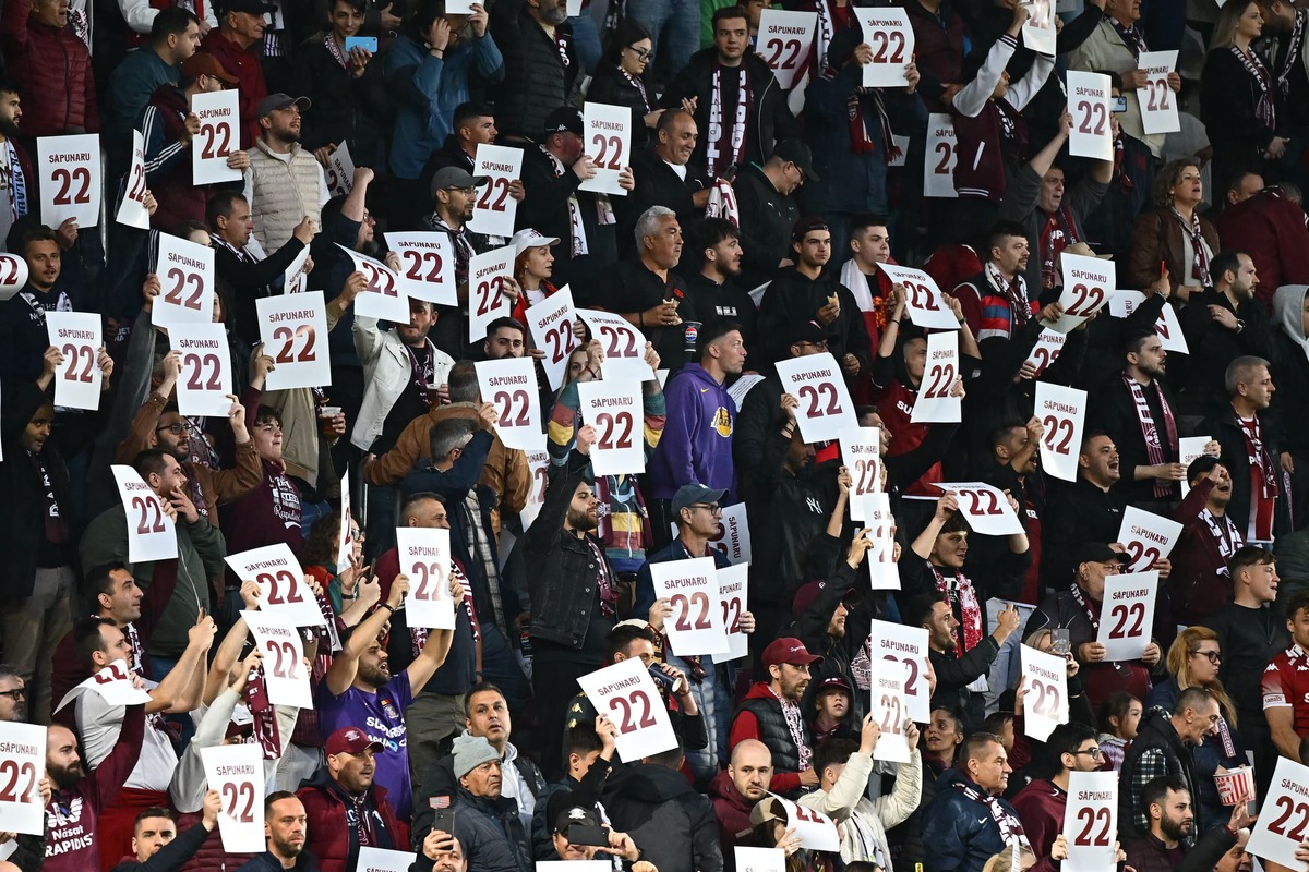 Rapid - CFR Cluj, scenografie în onoarea lui Cristian Săpunaru/ Foto: Raed Krishan - GOLAZO.ro.jpeg