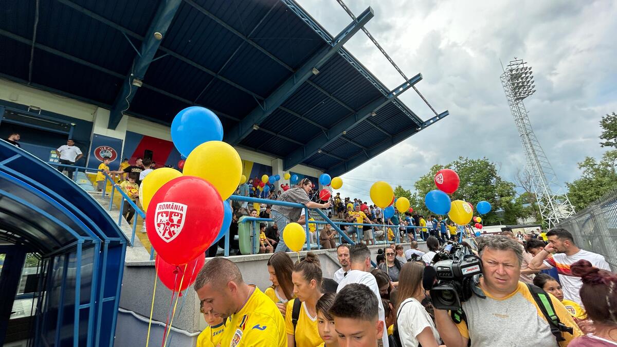 Echipa națională a României, sesiune specială de autografe pentru copii de 1 iunie/ Foto: Vlad Nedelea - GOLAZO.ro.jpeg