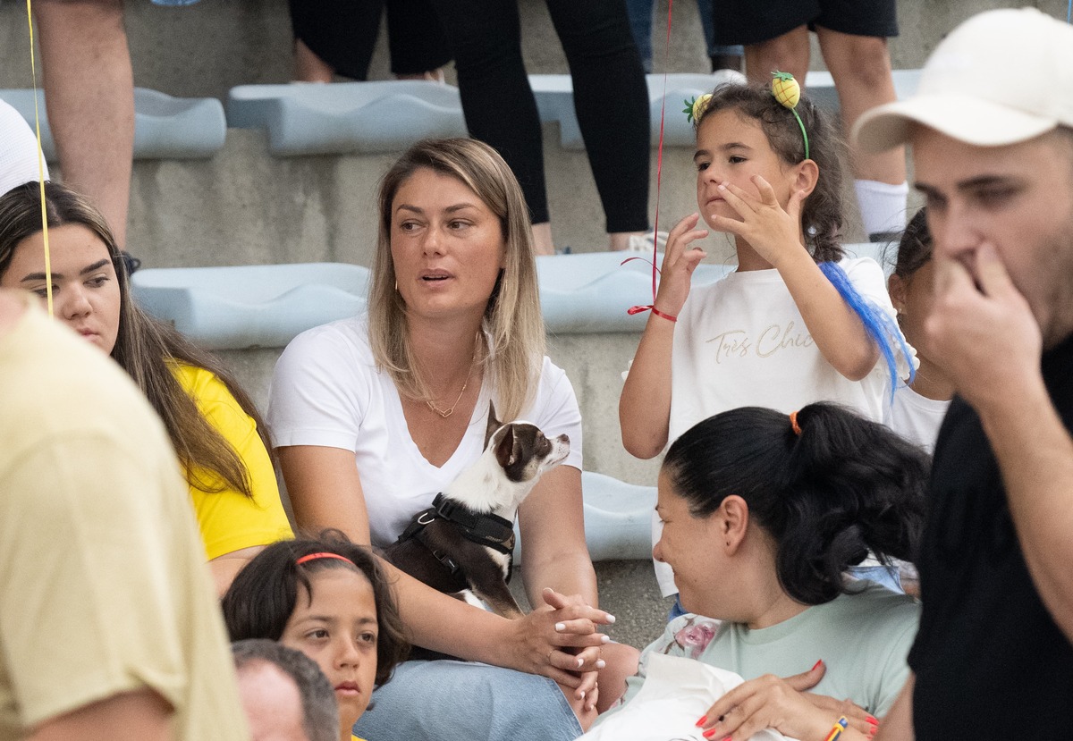 Echipa națională a României, sesiune specială de autografe pentru copii de 1 iunie/ Foto: Raed Krishan - GOLAZO.ro.jpeg