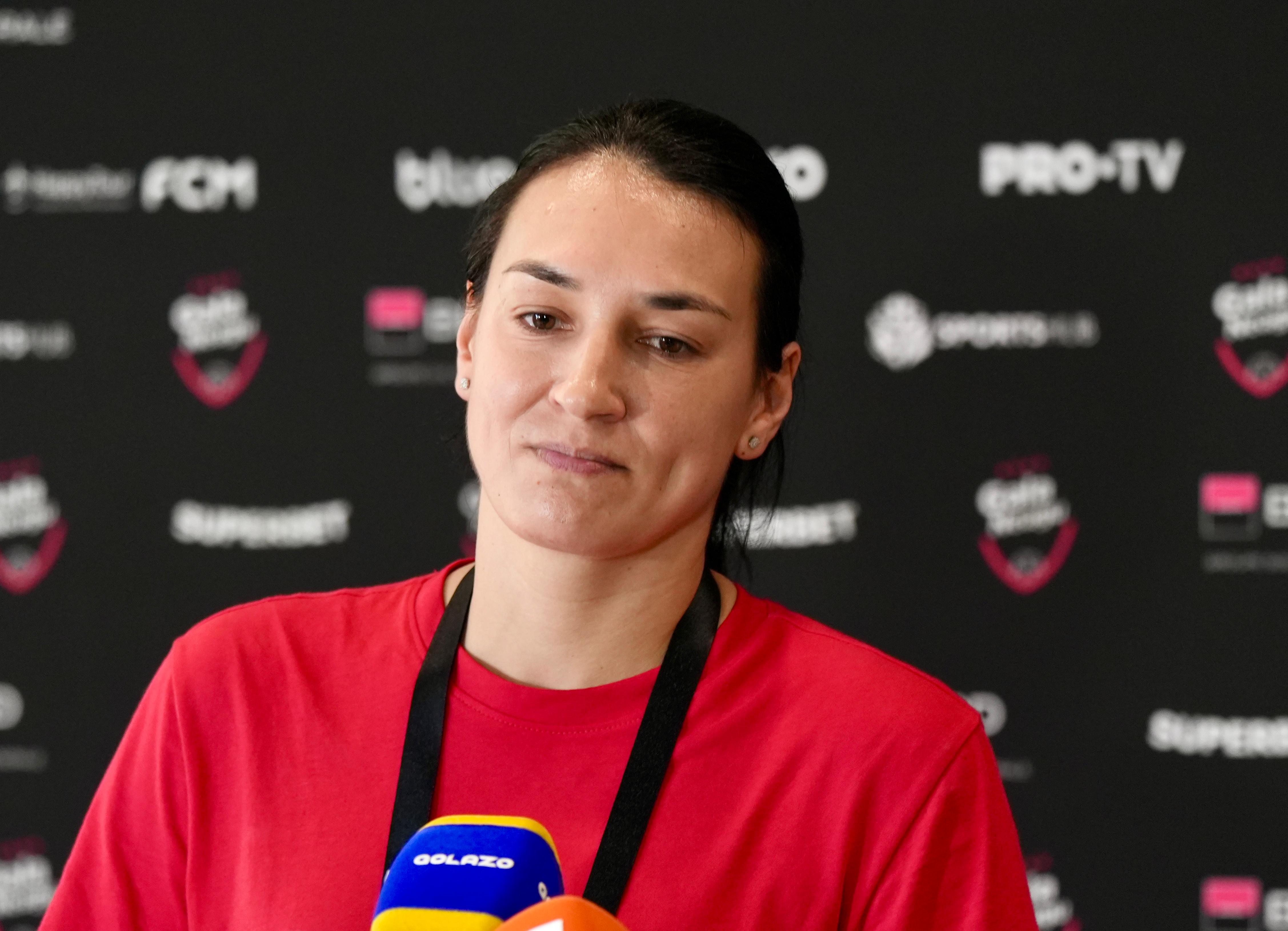 Cristina Neagu la meciul de retragere FOTO Iosif Popescu