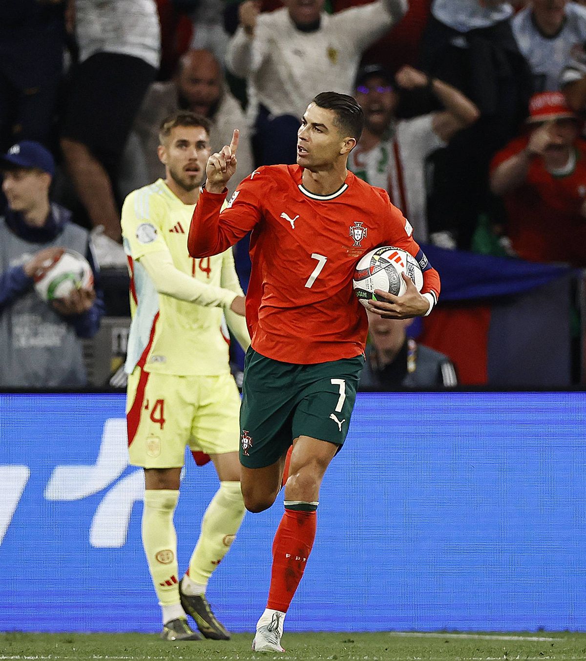 938 and counting Cristiano Ronaldo, un nou pas important spre borna celor 1.000 de goluri! A marcat și în finala Nations League, cu Spania