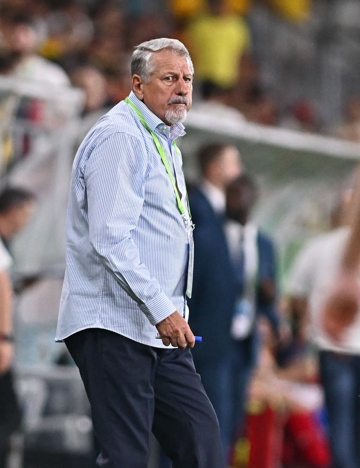 Când vorbește, stai jos și asculți”. Mircea Lucescu, discurs în