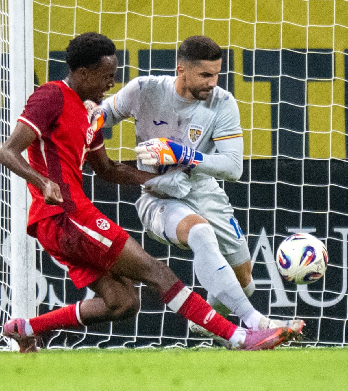 „Se va revanșa pentru gafă” Lucescu nu-l schimbă pe Moldovan cu Cipru: „Nu e momentul să pedepsesc un portar”