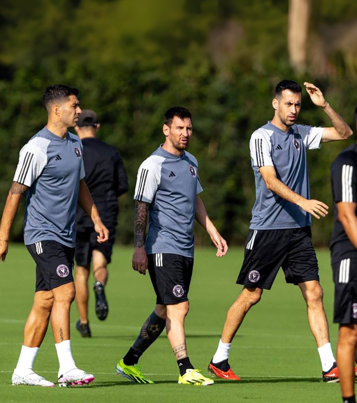 Suspendat pentru că a scuipat  Luis Suarez și Sergio Busquets și-au aflat pedepsele după bătaia generală » Câte meciuri vor rata