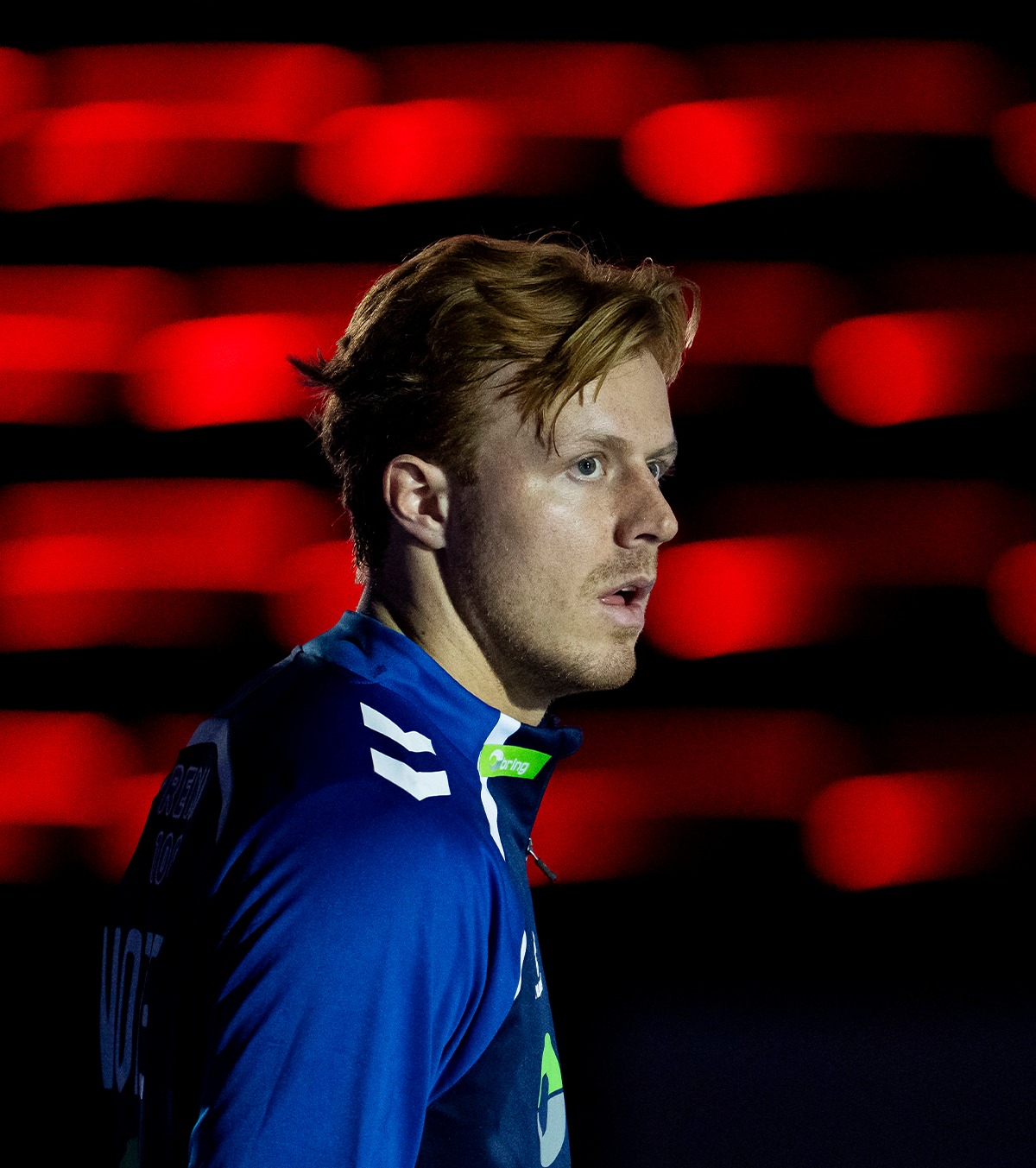 Și-a făcut singur dreptate VIDEO. Fanii adverși  l-au scos din sărite pe jucător: „Comentarii dezgustătoare!” » I-a lăsat fără megafon