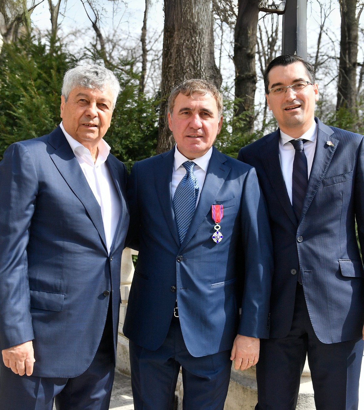 „Mă dau la o parte pentru Hagi”  Lucescu a confirmat informația GOLAZO.ro și pune presiune pe „Rege”:  „Eu am voie să mai fac o greșeală, el nu”