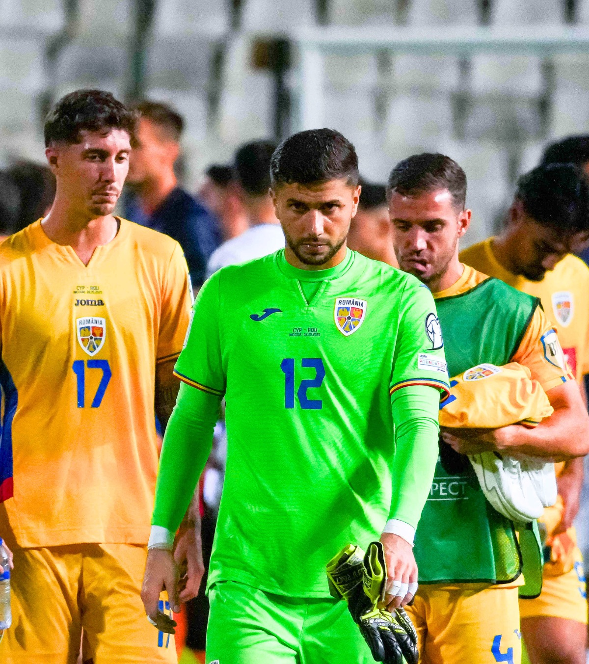  „Moldovan să tacă! Rațiu, probleme mari” Cei doi „tricolori”, puși la zid după meciul cu Cipru: „Generație cu o doză foarte mare de insolență”
