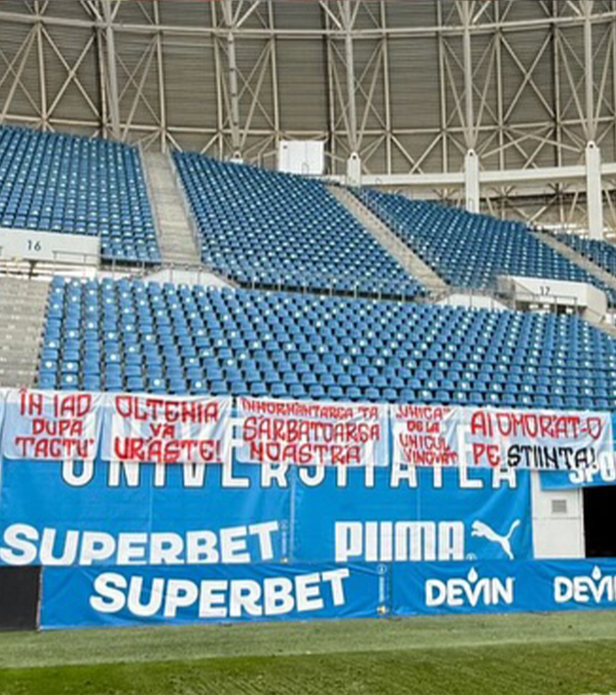 Mesaje morbide pe „Oblemenco” Ultrașii lui FCU Craiova au intrat pe stadion și au afișat mai multe bannere agresive la adresa lui Mititelu