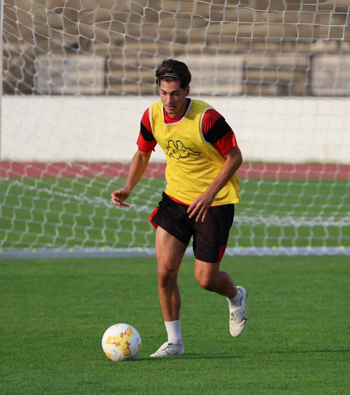 A ajuns în Liga 3 Fotbalistul care a promovat cu Dinamo și era văzut ca un tânăr talent a semnat azi contractul