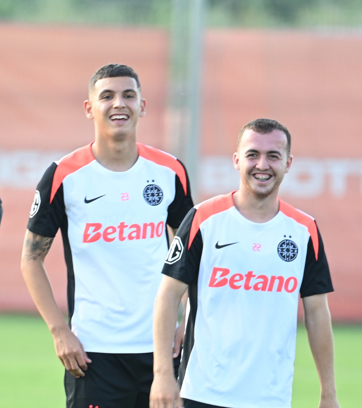  Dănciulescu a găsit „vinovații” Fostul atacant crede că  jucătorii U21 de la FCSB nu se ridică la nivelul echipei: „Rar joacă 11 la 11”