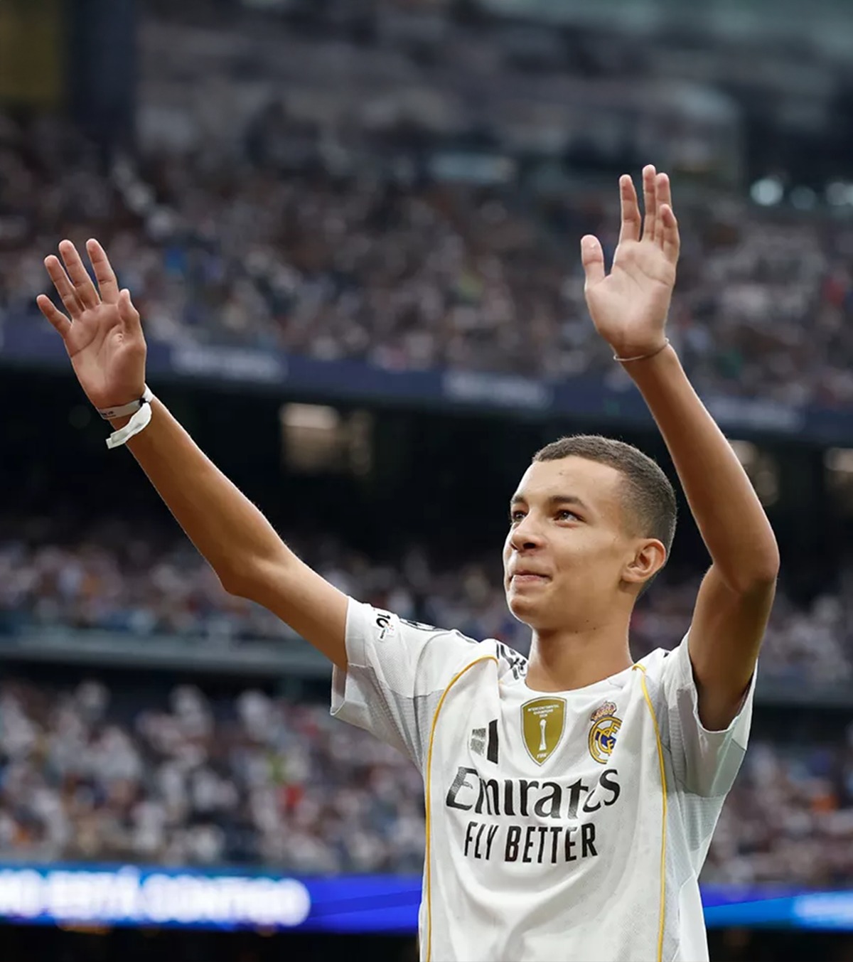 Real Madrid, gest superb Și-a pierdut familia în urma unui cutremur , iar acum a fost în centrul atenției pe „Santiago Bernabeu”