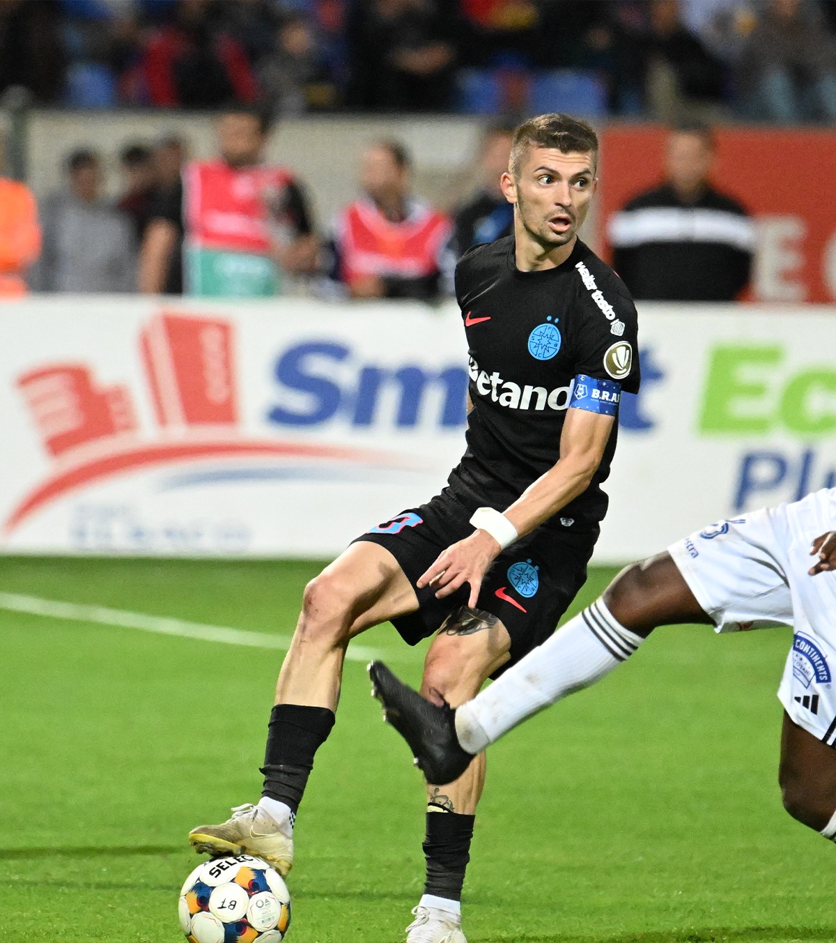 Cine e căpitanul FCSB? Patronul campioanei explică de ce Tănase nu i-a cedat banderola lui Olaru: „Atât poate acum!”