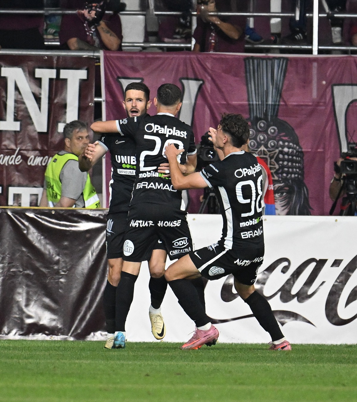 „Va fi golul anului!” A fost uimit de execuția lui Buș » Eroul lui Hermannstadt: „Mi-a ieșit cu stângul, eu sunt dreptaci!”