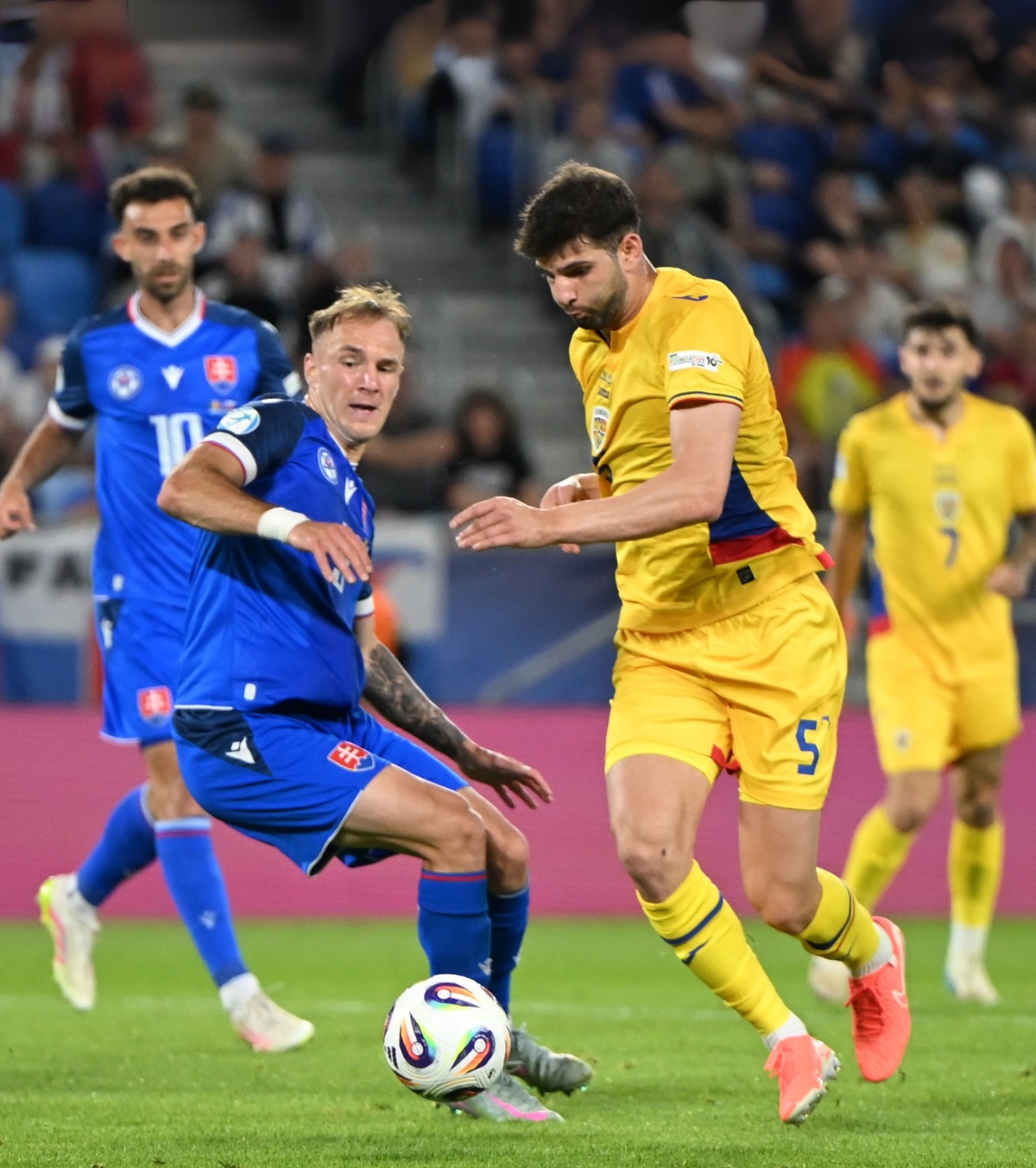 Deturnat de Lucescu? Negocieri intense cu românul dorit de o națională de top! Aproape convins să joace pentru România