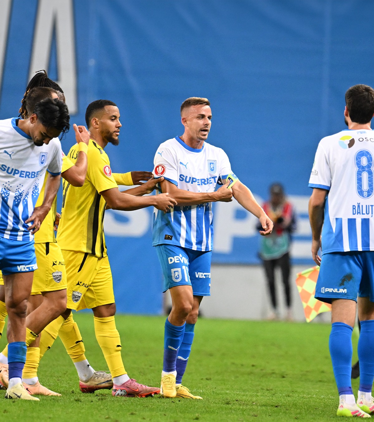 „Amândoi sau niciunul!” Nicușor Bancu, singurul eliminat după conflictul cu Armstrong: „Jucătorii plătesc , arbitrii vor avea etapă”