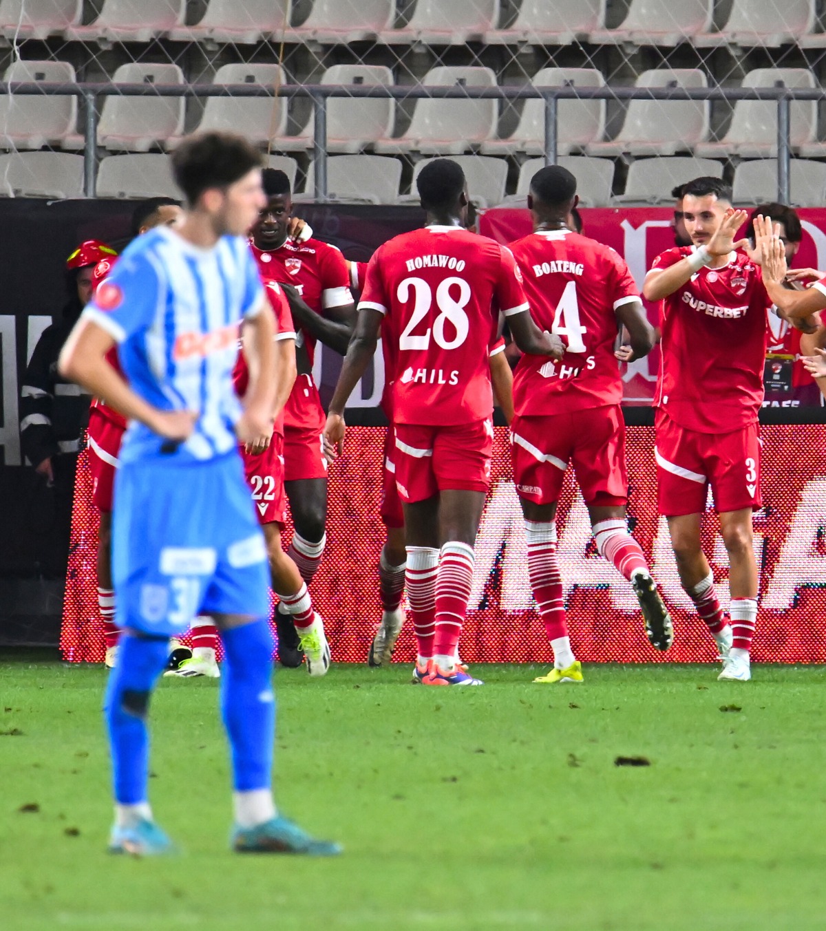 Dinamo îi ironizează pe olteni FOTO. Imaginea postată de „câini” la 24 de ore după egalul cu Craiova