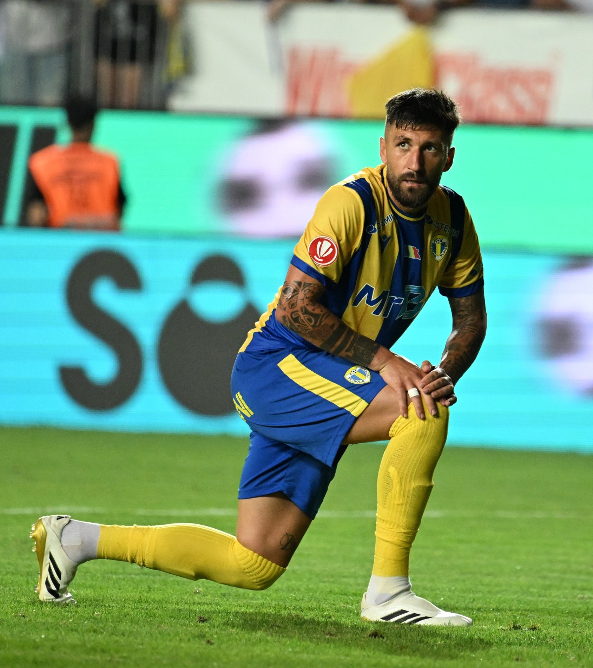 Papp, dezlănțuit! A ieșit la atac după decizia care a adus victoria Rapidului: „Arbitrul a prins ură pe mine! Să-mi tai mâna, ce să fac!?”