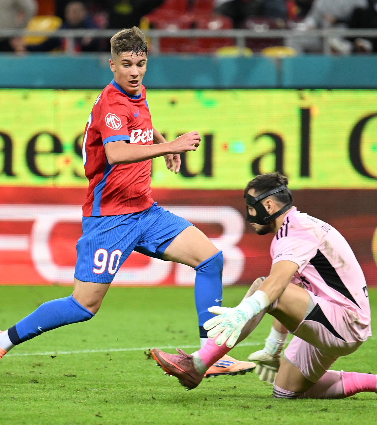 Nu a scăpat de critici Jucătorul de la FCSB care l-a scos din sărite pe Basarab Panduru în meciul cu Oțelul: „Nu poți juca așa”