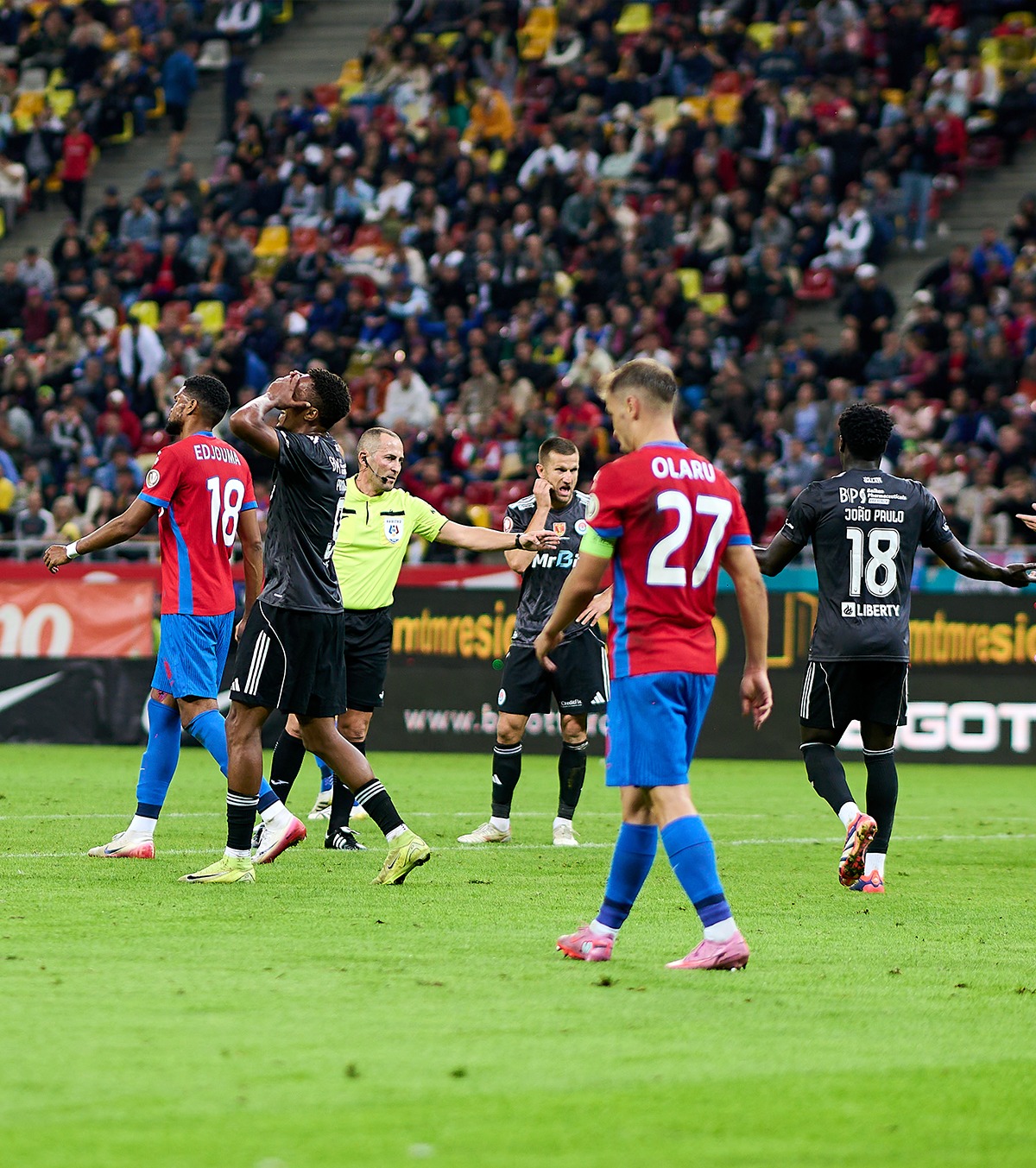 „Scindare? Protest? Fals!” MM Stoica a reacționat după întrebările apărute după meciul cu Oțelul: „Așa a fost mereu”