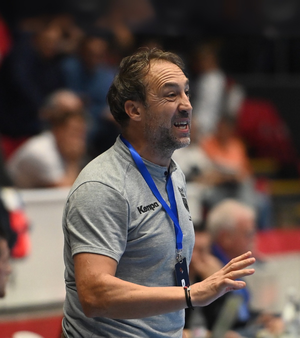 România are un nou selecționer FRH a bătut palma cu un antrenor din Liga Florilor