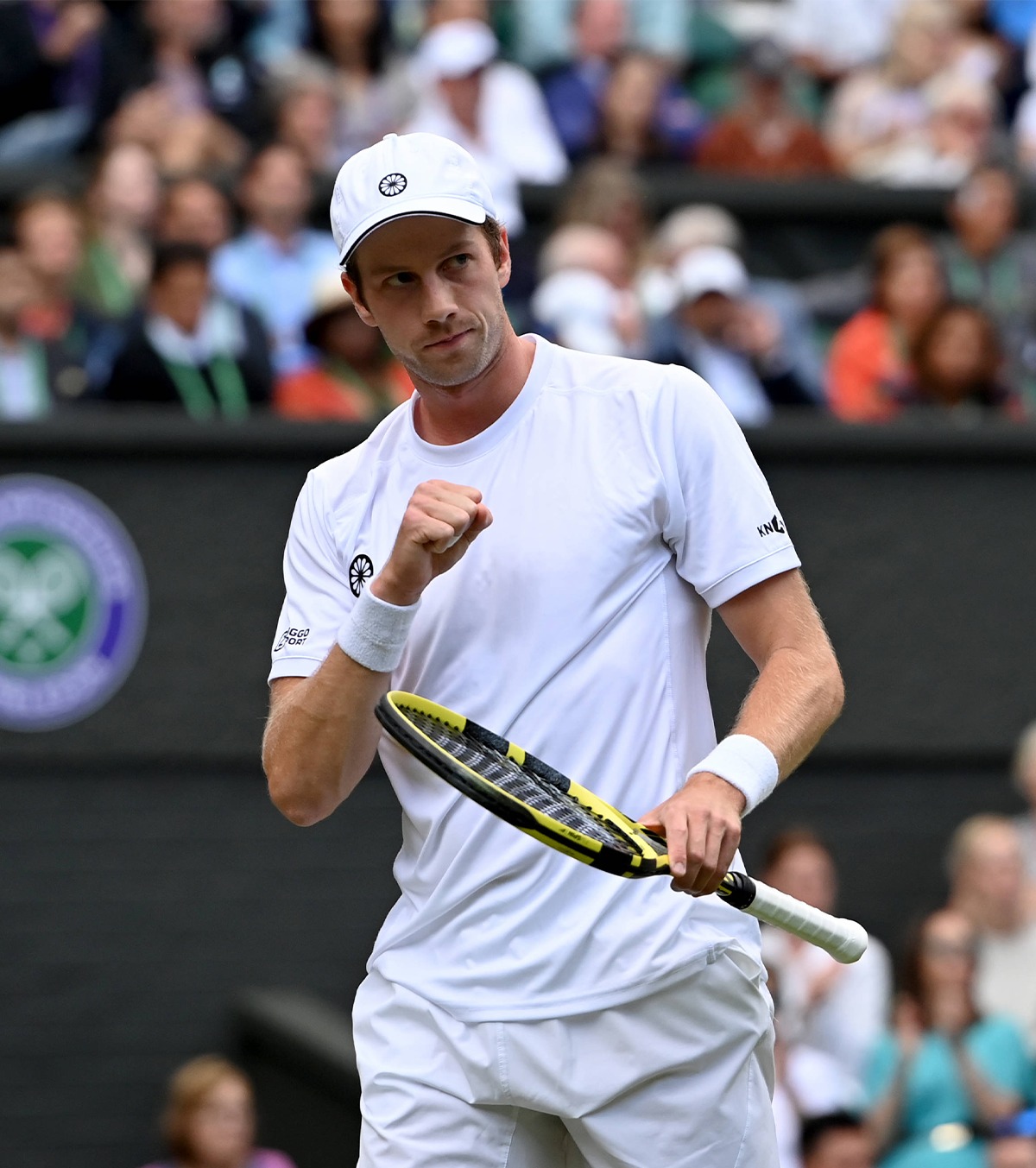 Ieșire nervoasă FOTO. Tensiuni la Shanghai Masters! A fost la un pas să lovească un spectator cu racheta