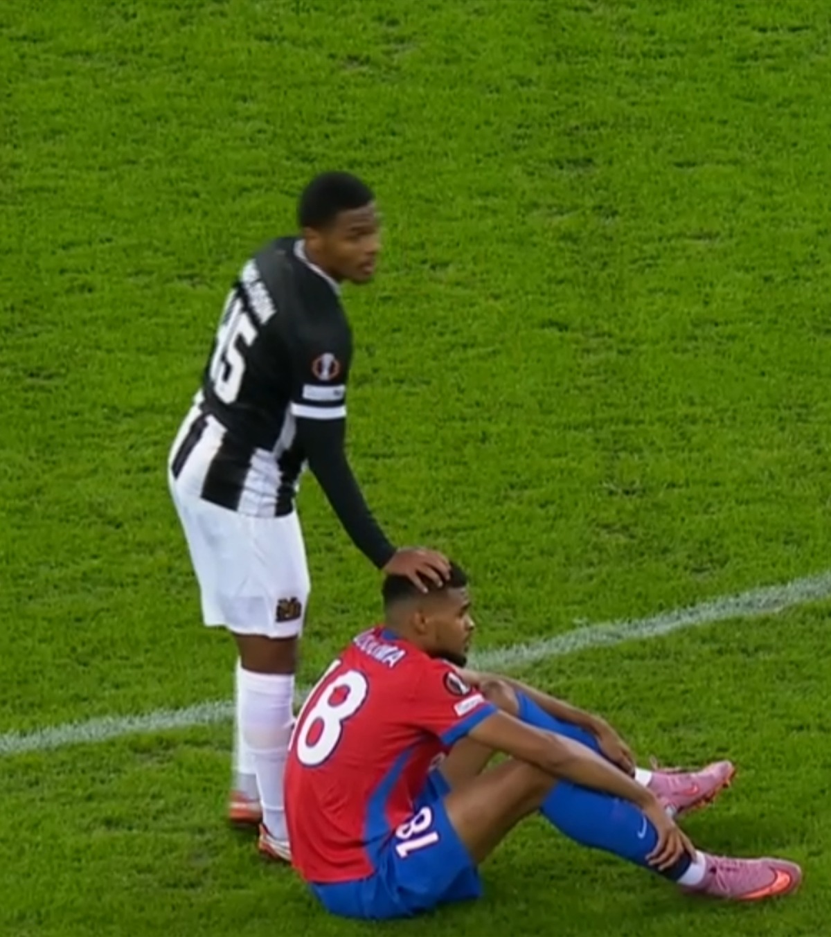 Edjouma s-a rupt FOTO. Dezastru pentru FCSB:  schimbare în minutul 13! Elvețienii au profitat rapid de ghinionul campioanei