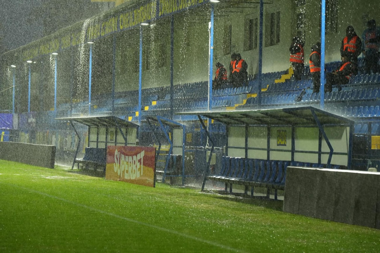 Slobozia - Dinamo, în pericol VIDEO+FOTO. Gazonul e KO! La Clinceni e mai mult mlaștină decât teren de fotbal