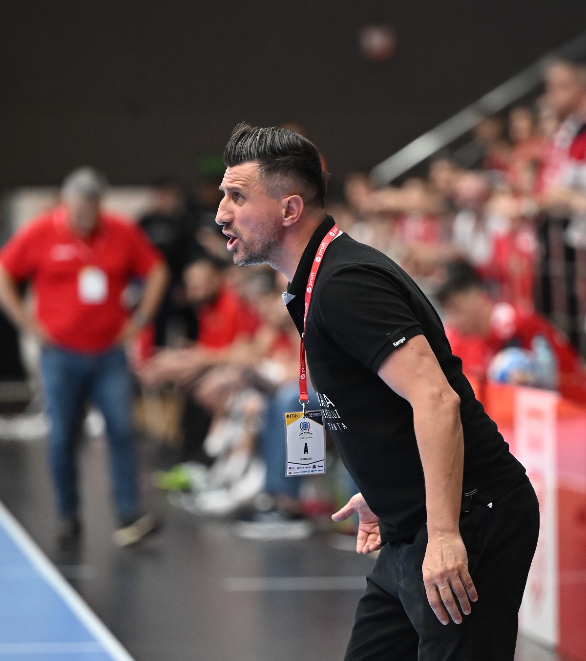 Consecințe după momentul șocant FOTO+VIDEO. FRH, prima decizie după ce selecționerul României și-a bruscat jucătorul » Reacția lui Buricea