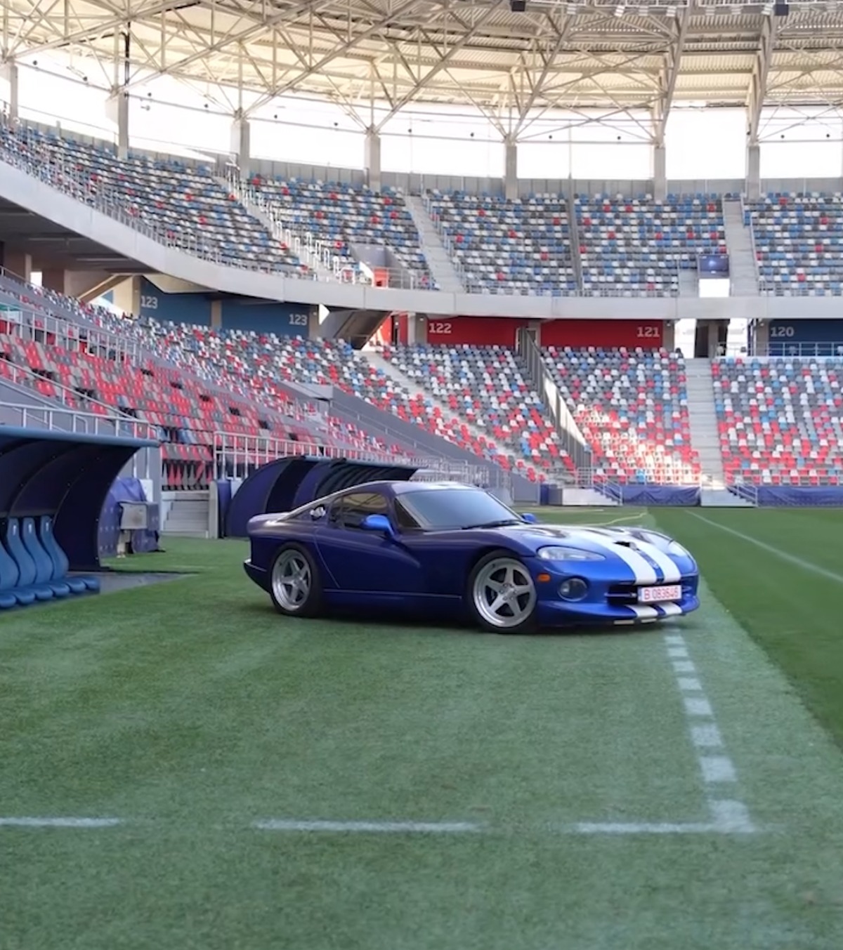 Mașini pe gazonul din Ghencea  Ce eveniment se va organiza pe stadionul Steaua + Unde își vor disputa „militarii” meciul din etapa #11