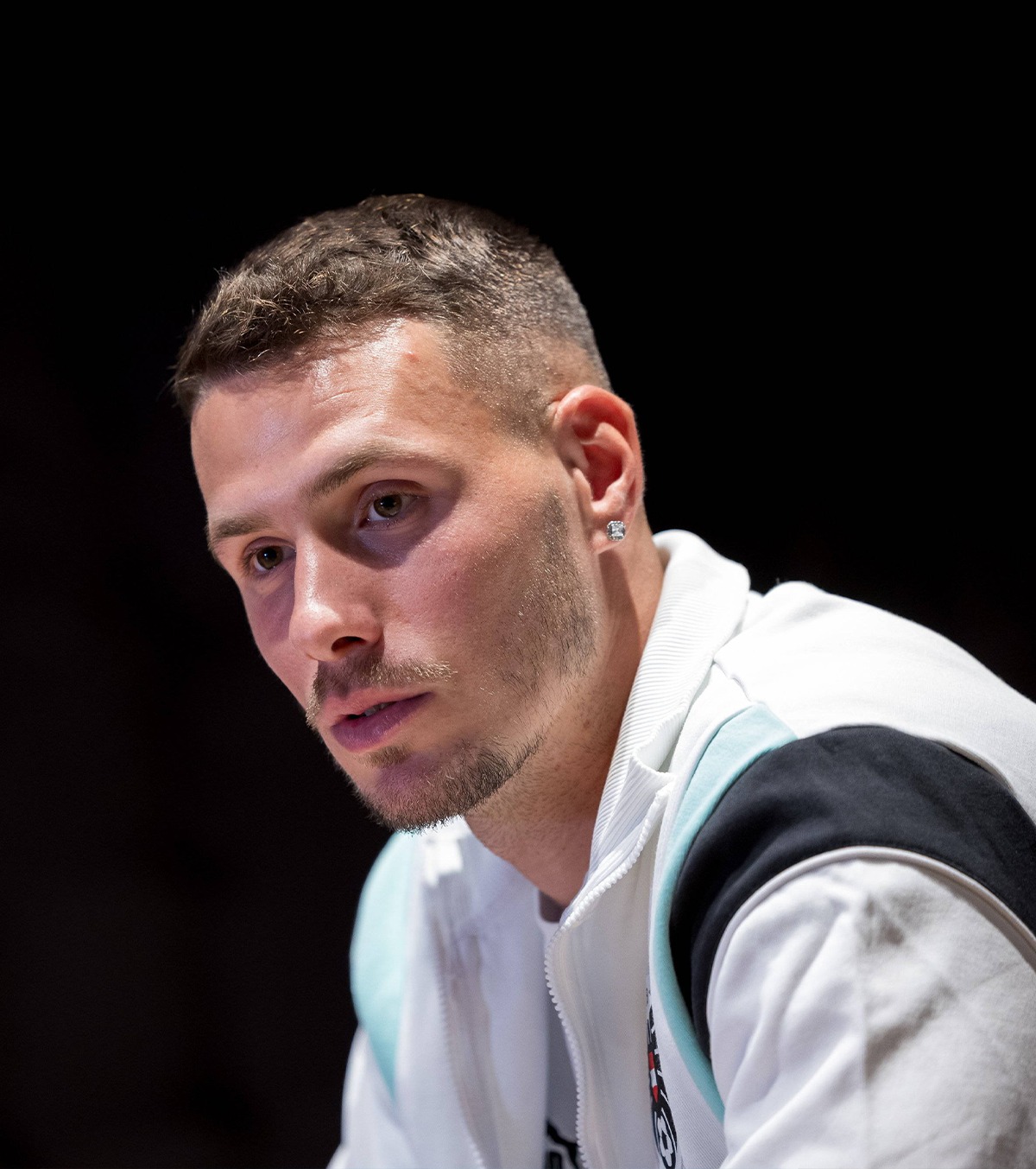 „Cunosc ambele imnuri” Cum vine la București atacantul care a ales Austria în locul României: „Va fi de neimaginat” » Criza prin care trece