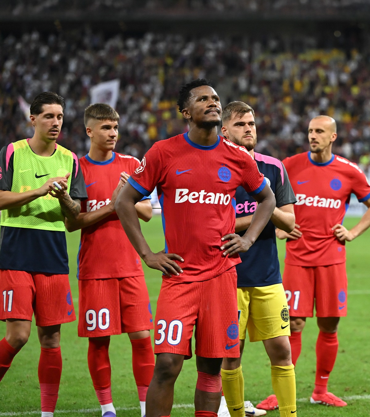 Încă o lovitură pentru FCSB Campioana l-a pierdut tot sezonul pe Mihai Popescu și nu-l va avea în derby nici pe Ngezana . Motivul absenței