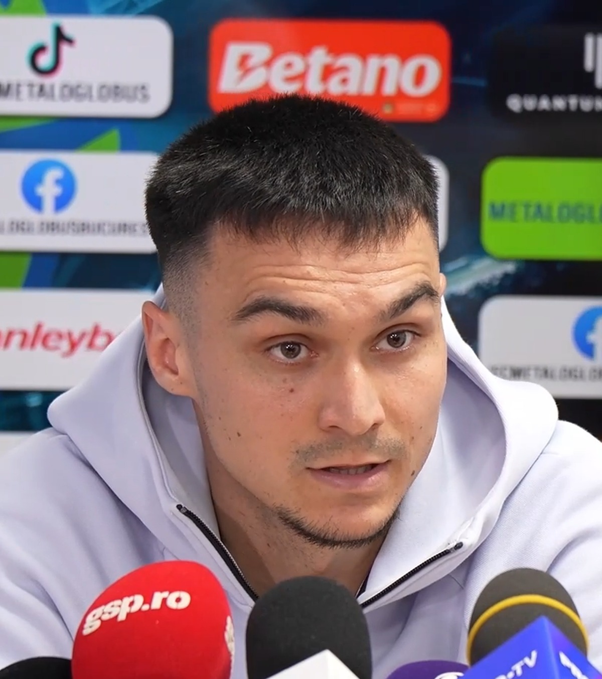 „Rușinos! Ne-am bătut joc” Adrian Șut, tăios după înfrângerea cu Metaloglobus: „E vina tuturor” » Ce s-a discutat în vestiarul FCSB la pauză