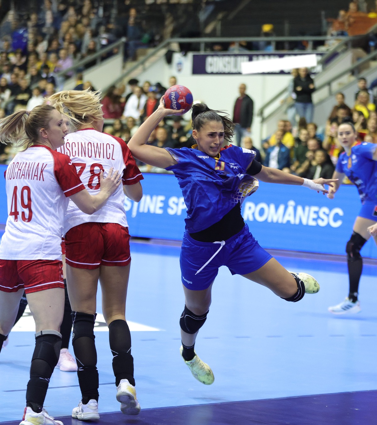 România - Polonia 34-29 Prima victorie pentru Ovidiu Mihăilă pe banca naționalei de handbal feminin