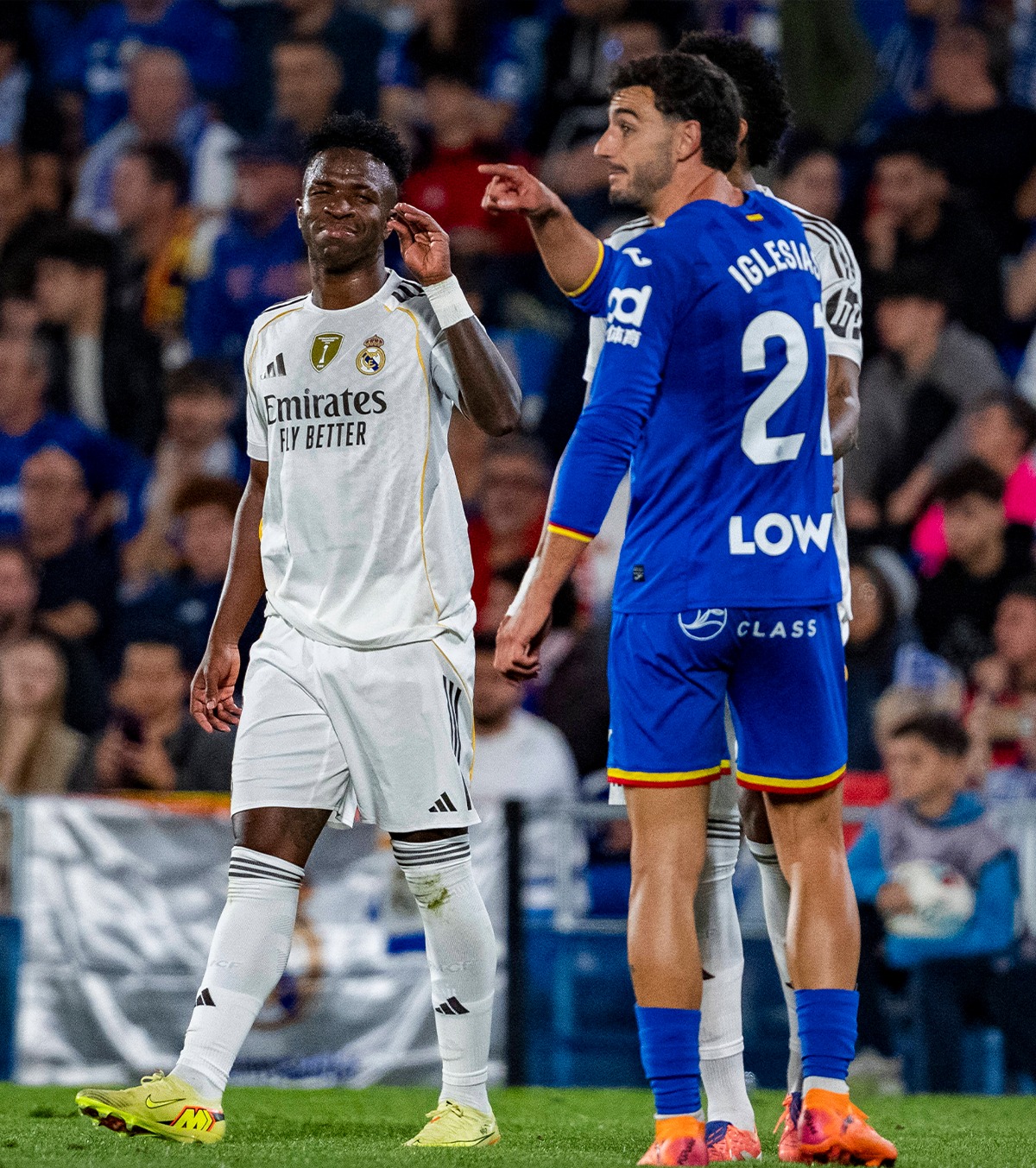 „D-asta te urăște toată lumea” FOTO: Imaginile TV au surprins momentul în care Vinicius e înfruntat de un adversar