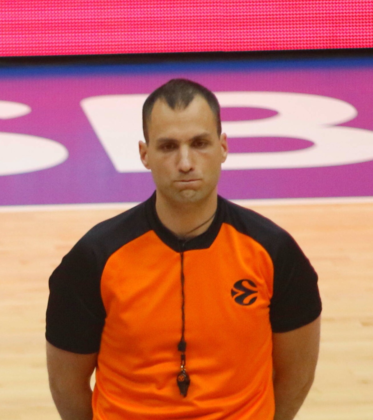 Arbitru de top, arestat E suspectat de legături cu o grupare criminală » Prima decizie luată de forul european