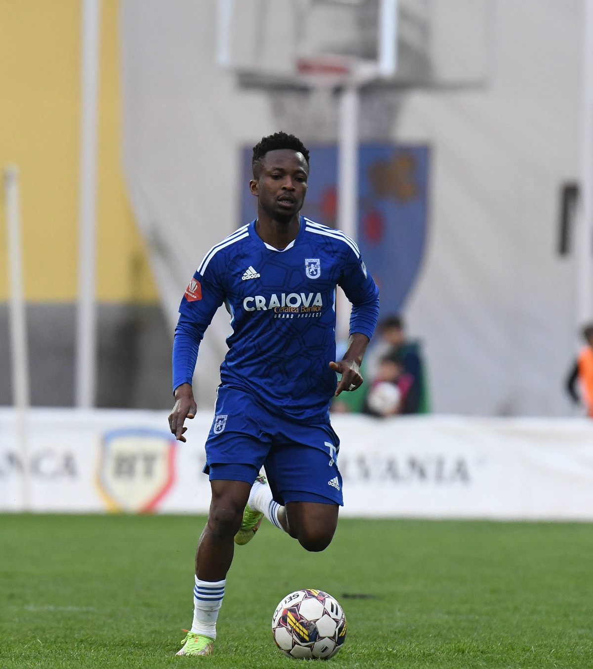 Asamoah a fost externat  Când va putea reveni pe gazon fostul mijlocaș de la FCU Craiova