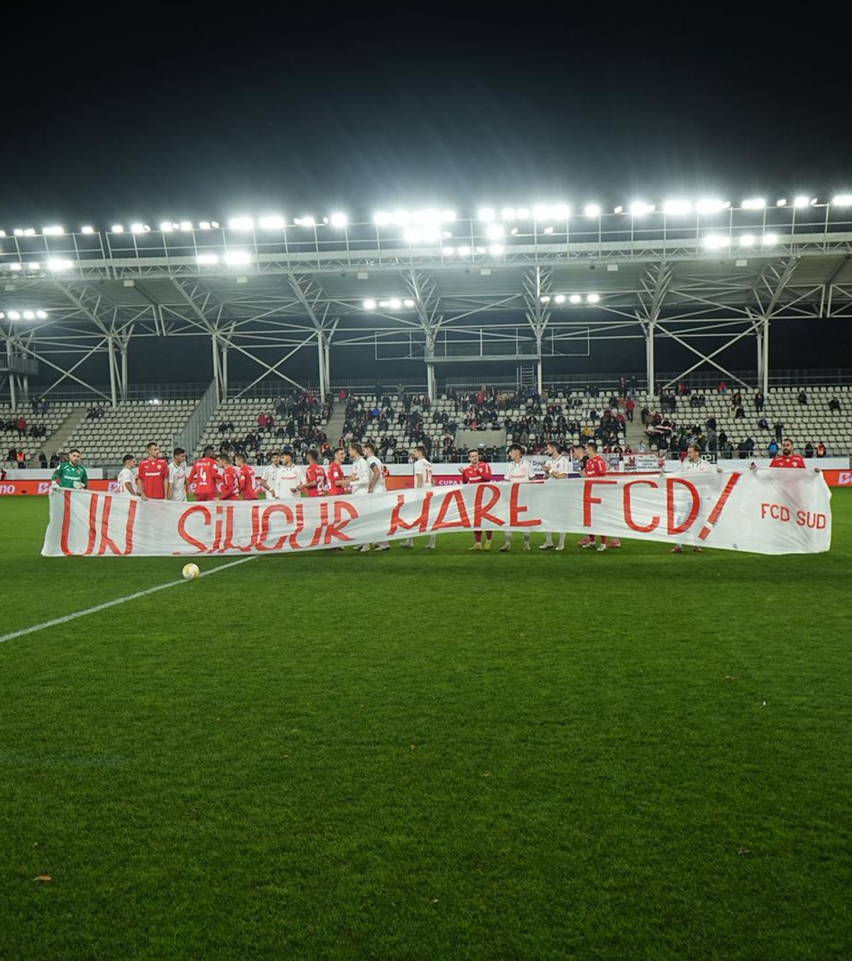 Mesaj special FOTO. Imagini de colecție: cu ce banner au intrat pe teren cele două Dinamo în Cupa României