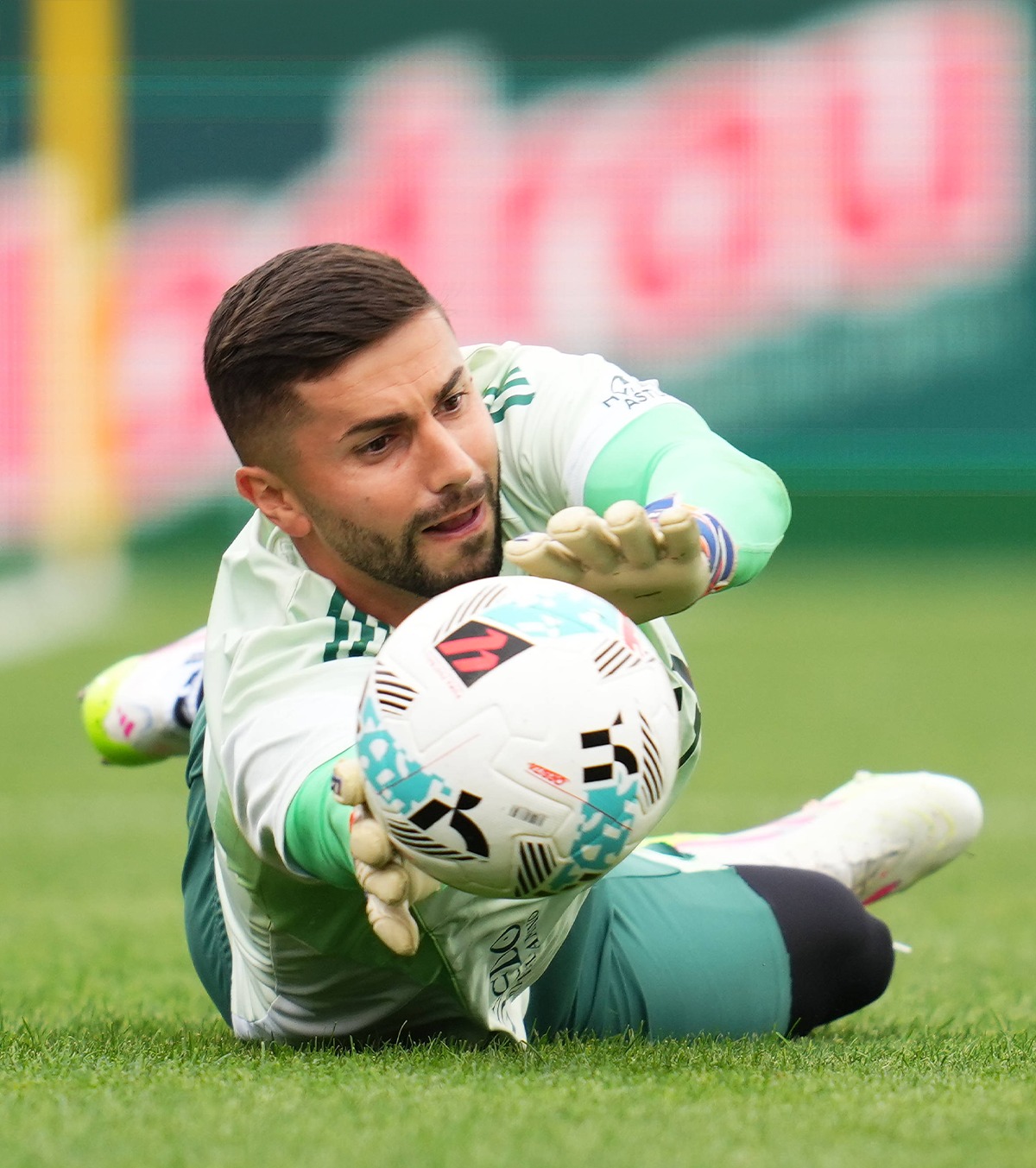 Moldovan a debutat la Oviedo VIDEO. A apărat un penalty , dar a comis două mari greșeli » Ce a scris presa din Spania