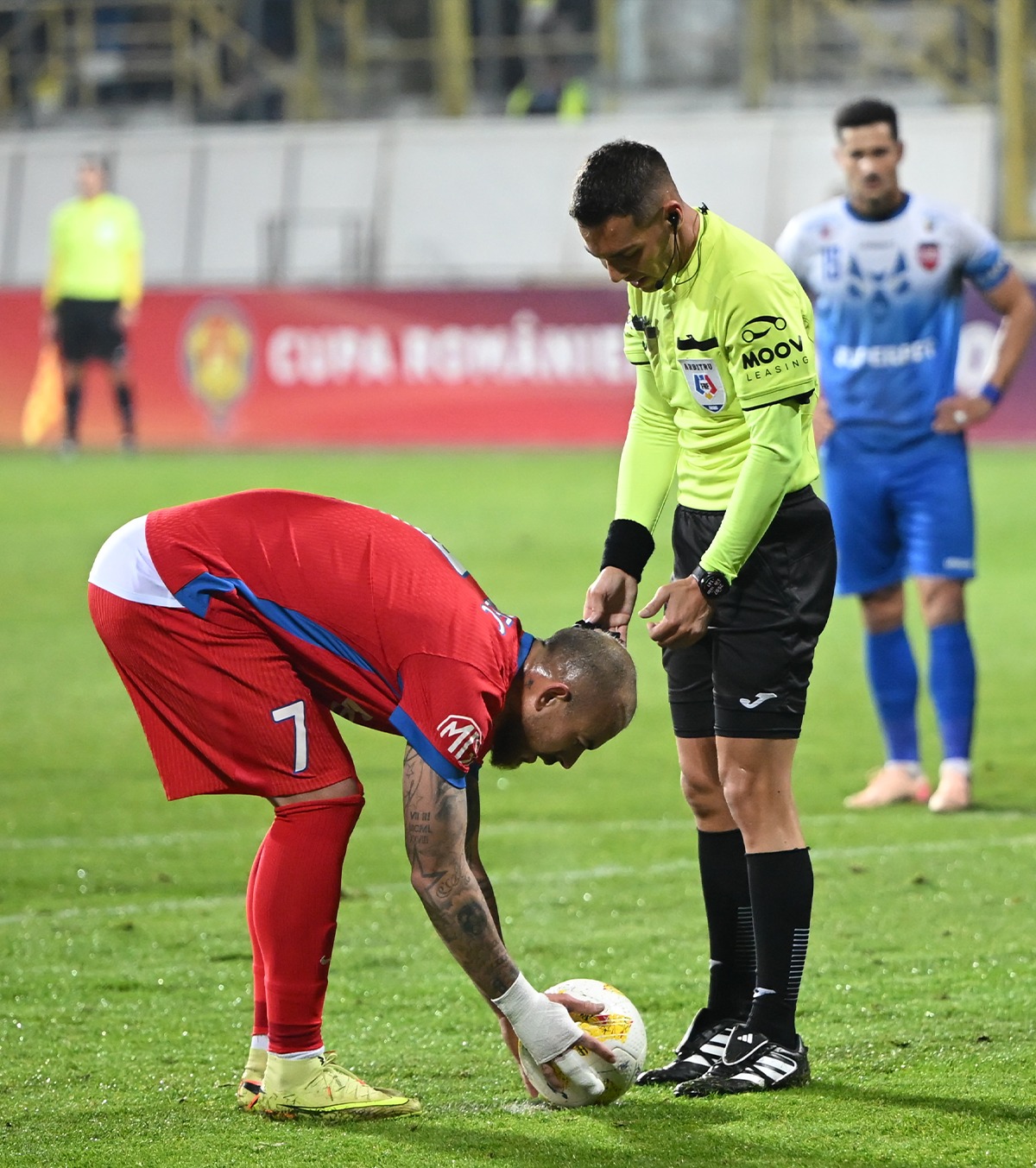 A dat gol și a fost schimbat FOTO. Denis Alibec și-a făcut treaba în prima repriză a meciului cu Gloria Bistrița, dar nu a fost de ajuns