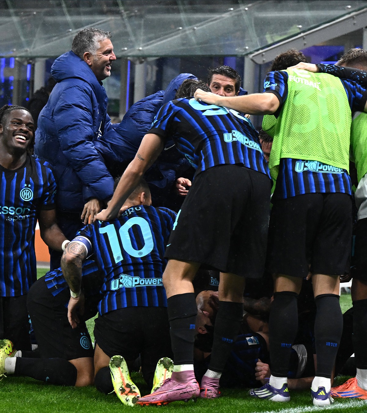 Galeria a cântat pentru Chivu Inter și-a revenit după înfrângerea cu Napoli » Gest important al fanilor + jucătorii au vorbit despre antrenorul român