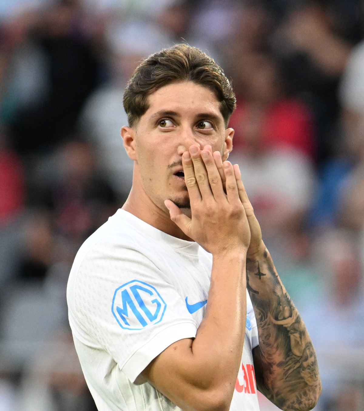 Ce a pățit Miculescu GOLAZO.ro a aflat diagnosticul jucătorului de la FCSB » Campioana se temea că accidentarea e gravă