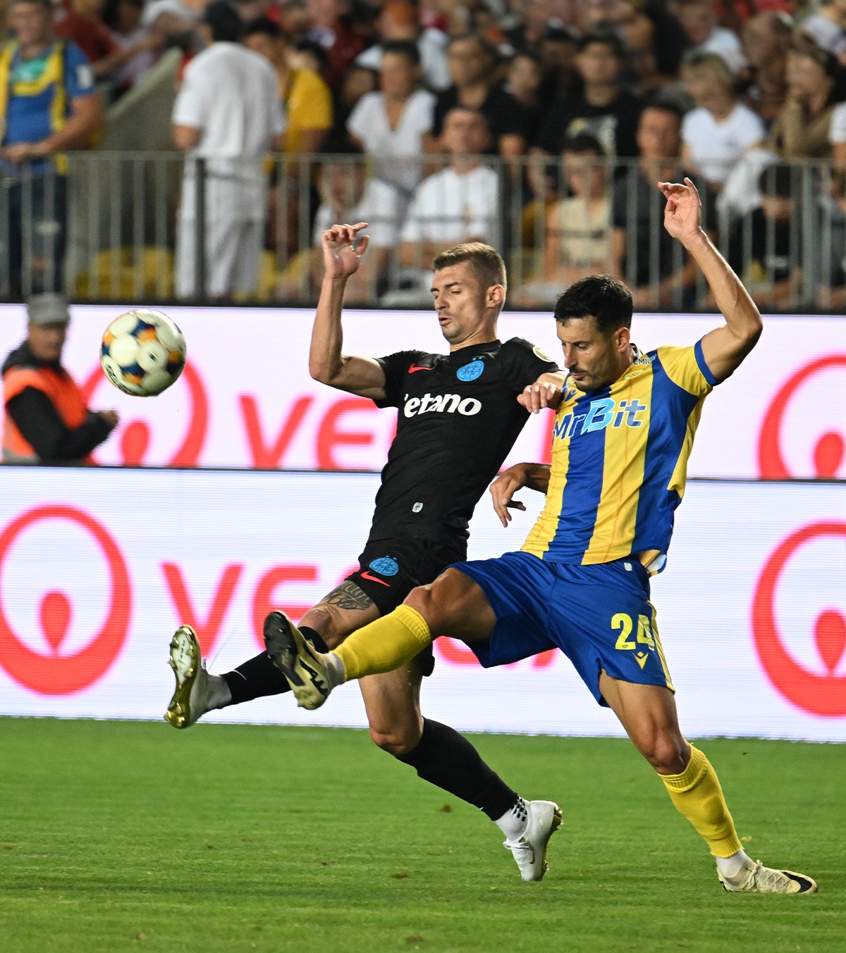 Programul etapei #17  Dueluri tari în Liga 1: când se joacă CFR Cluj - Rapid și FCSB - Petrolul