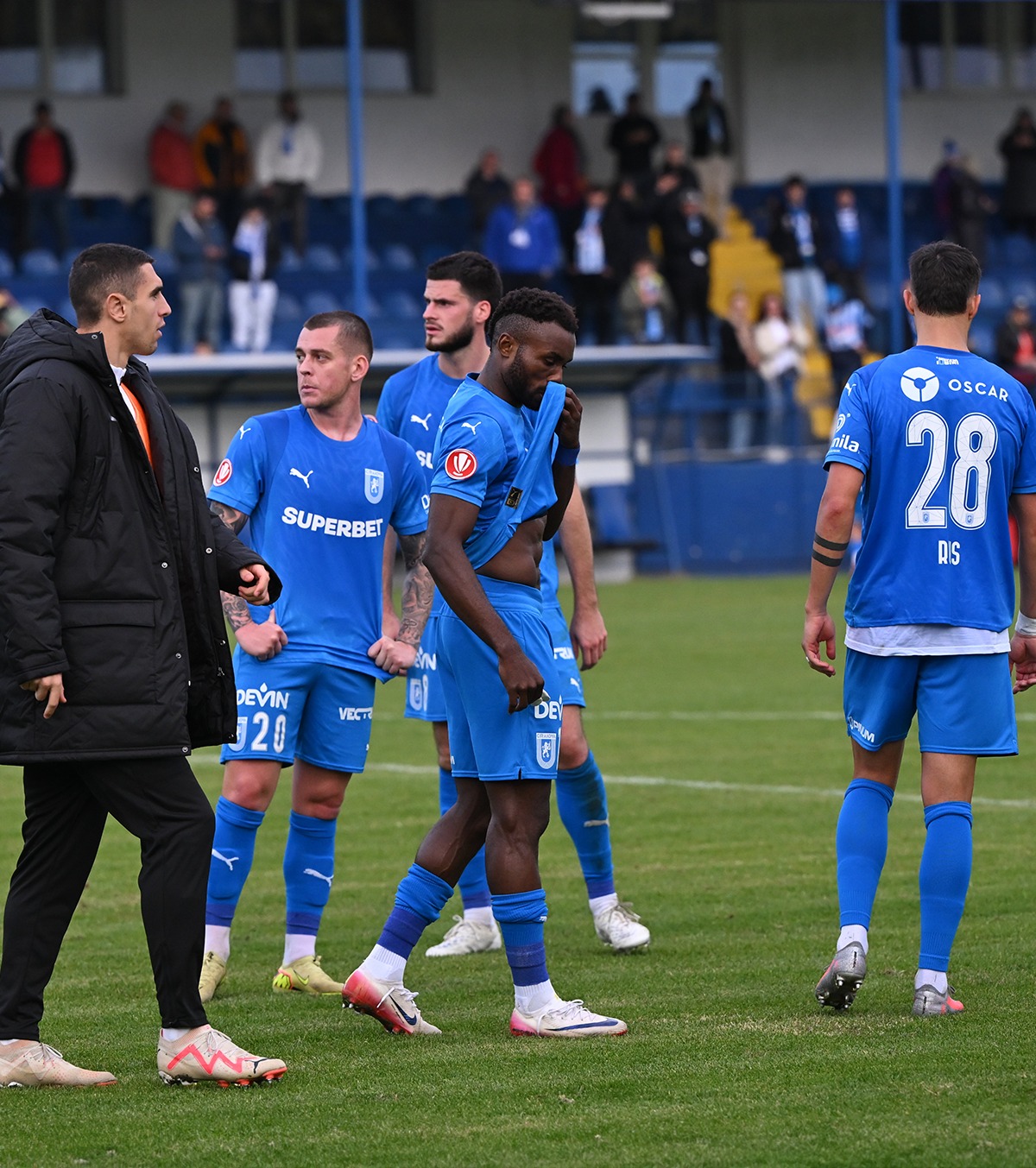 Ironizați de Becali Patronul FCSB nu s-a abținut după ce fanii Craiovei s-au luat de Rădoi și jucători: „Ce vor ăia până la urmă?”