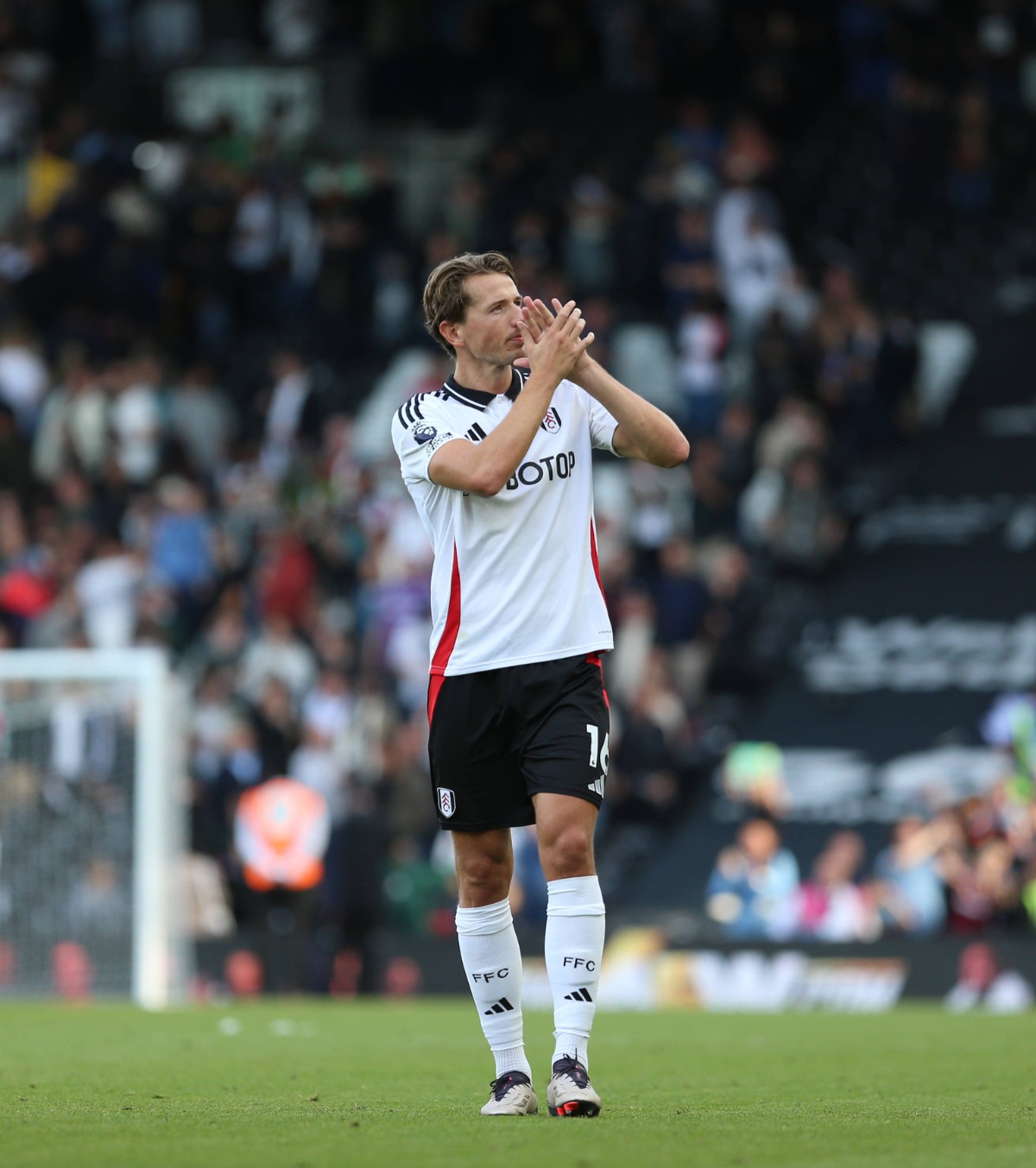 Boicotul fanilor Un club din Premier League, apel către suporterii revoltați de prețurile piperate ale biletelor